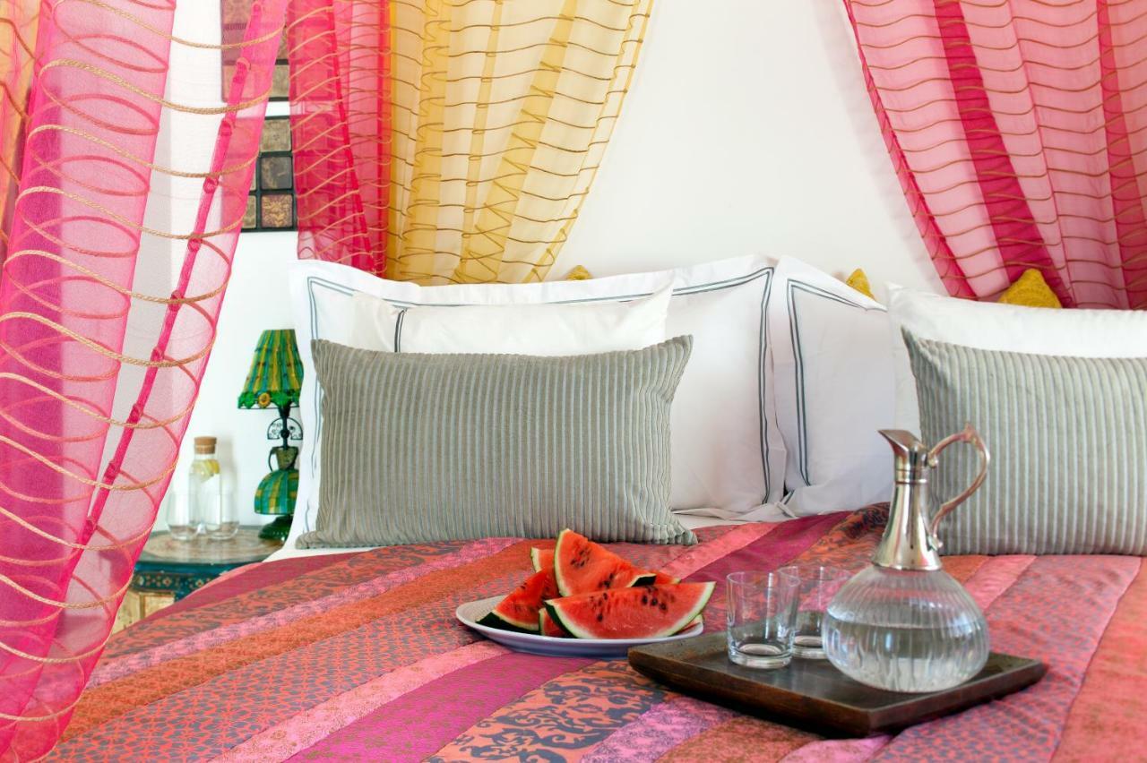 Cali Deluxe Holidays, Couette-café 4*